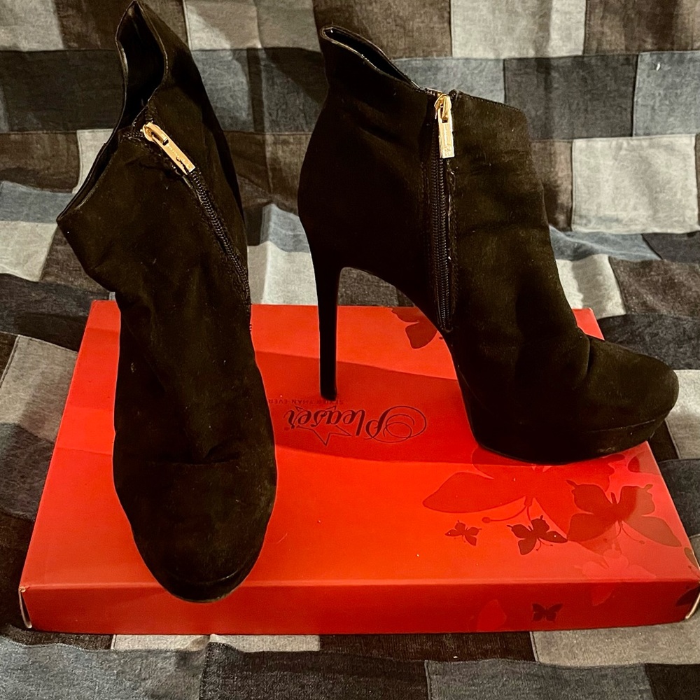 Jessica Simpson ankle boots